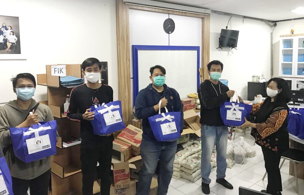 UDINUS BERI BANTUAN KEPADA MAHASISWA YANG TAK PULANG KE KAMPUNG HALAMAN