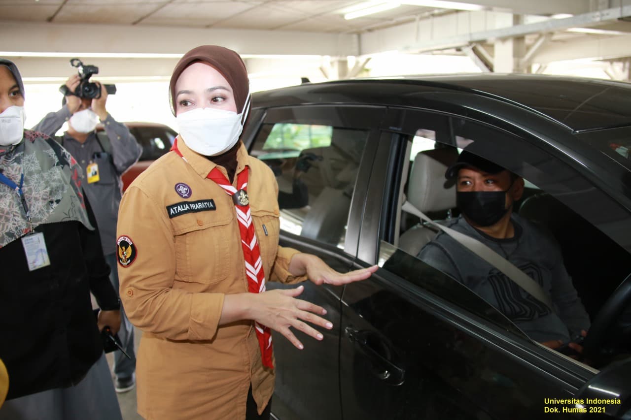 Wakil Walikota Depok dan Istri Gubernur Jawa Barat Tinjau Sentra Vaksinasi RSUI