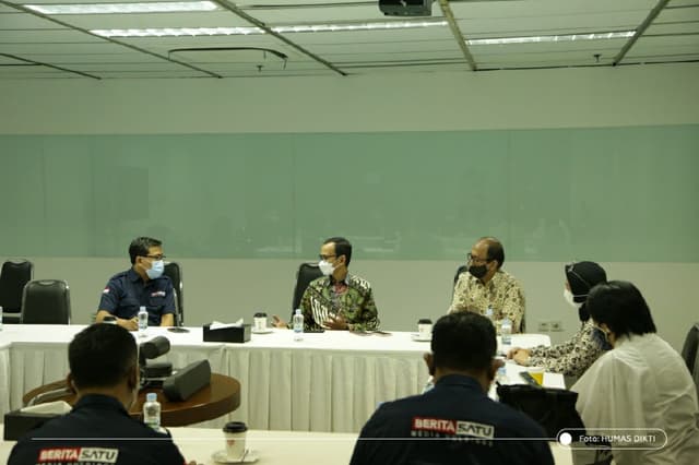 Tangkapan Lensa - Media Visit Dirjen Dikti ke Kantor Berita Satu (16/6)