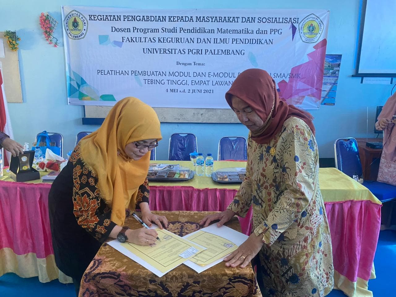 Dosen FKIP Universitas PGRI Palembang Gelar PkM dan Pelatihan di SMA Negeri 2 Tebing Tinggi