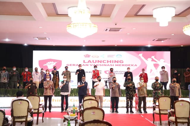 Tangkapan Lensa - Dirjen Diktiristek menghadiri Launching Gerakan Vaksinasi Merdeka (1/8).