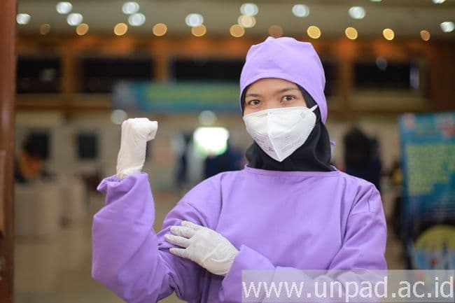 Program Kampus Merdeka, Mahasiswa Unpad Tambah Pengalaman Jadi Relawan Vaksinasi