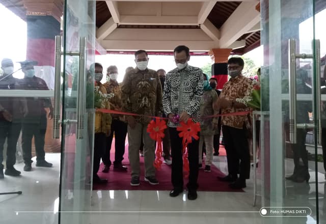Tangkapan Lensa-Resmikan Gedung Laboratorium Kesehatan Terpadu, plt. Dirjen Diktiristek Pacu Undhiksa Berprestasi di Kancah Global