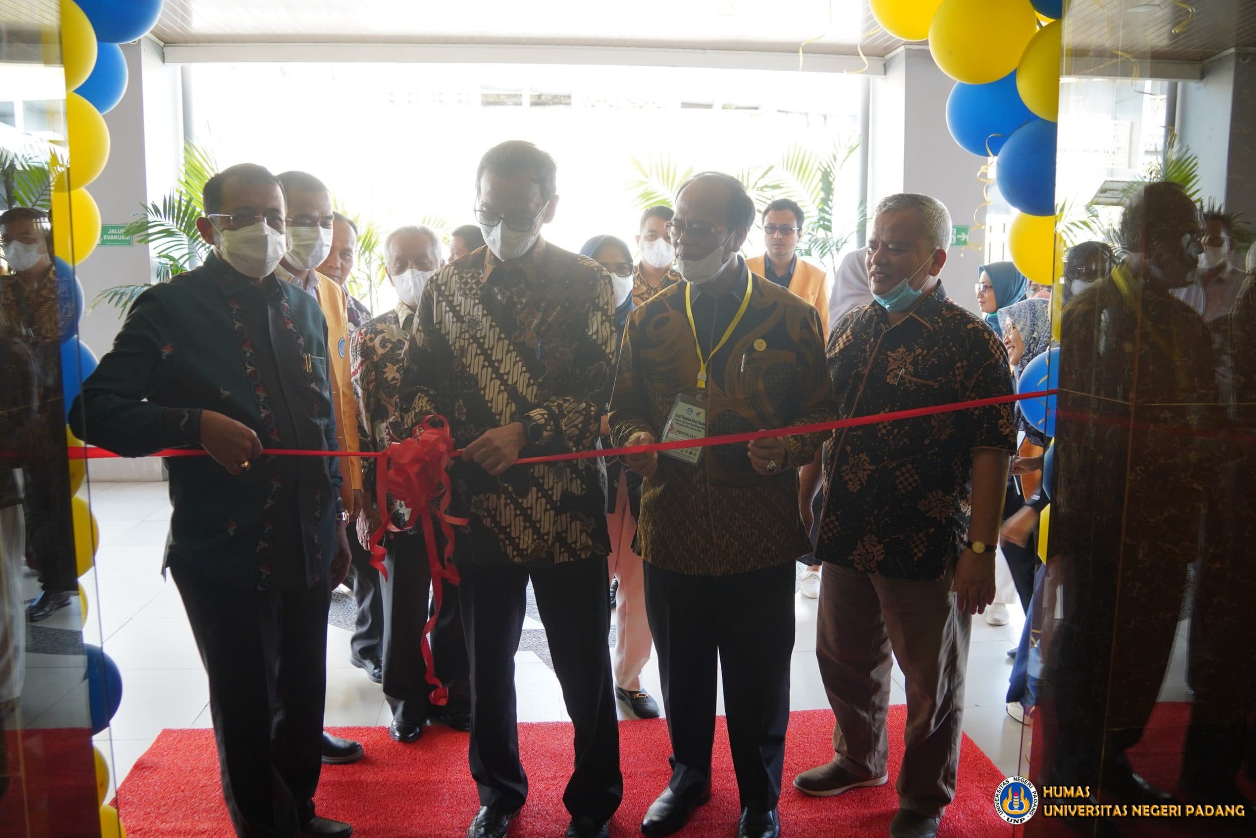 Dirjen Dikti Resmikan Tiga Laboratorium di UNP