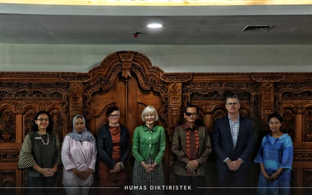Tangkapan Lensa-Pertemuan dengan Delegasi Queensland University (4/10).