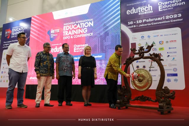 Pembukaan Pameran Indonesia International Education Training & Expo (IIETE) 2023