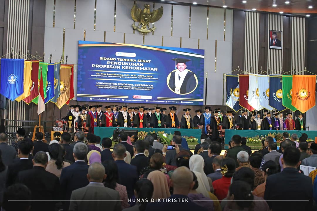 Tangkapan Lensa-Sidang Terbuka Senat Pengukuhan Prof. Pius Lustrilanang. Sebagai Profesor Kehormaatan di Universitas Jendaral Soedirman