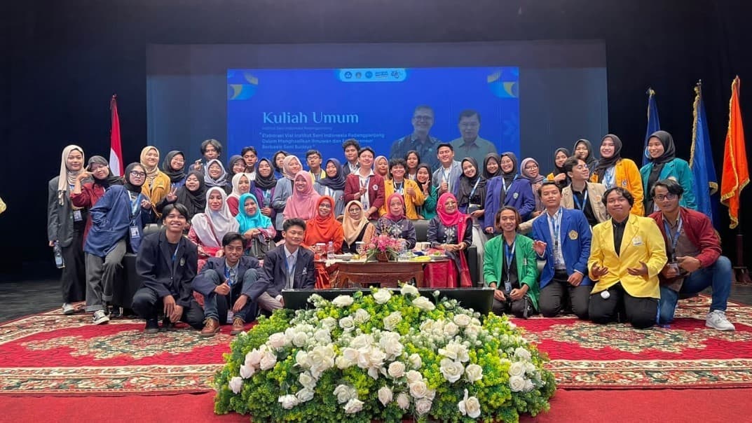Mahasisiwa PMM 3 ISI Padangpanjang Jalani Kuliah Umum Bersama Mantan Wapres Jusuf Kalla