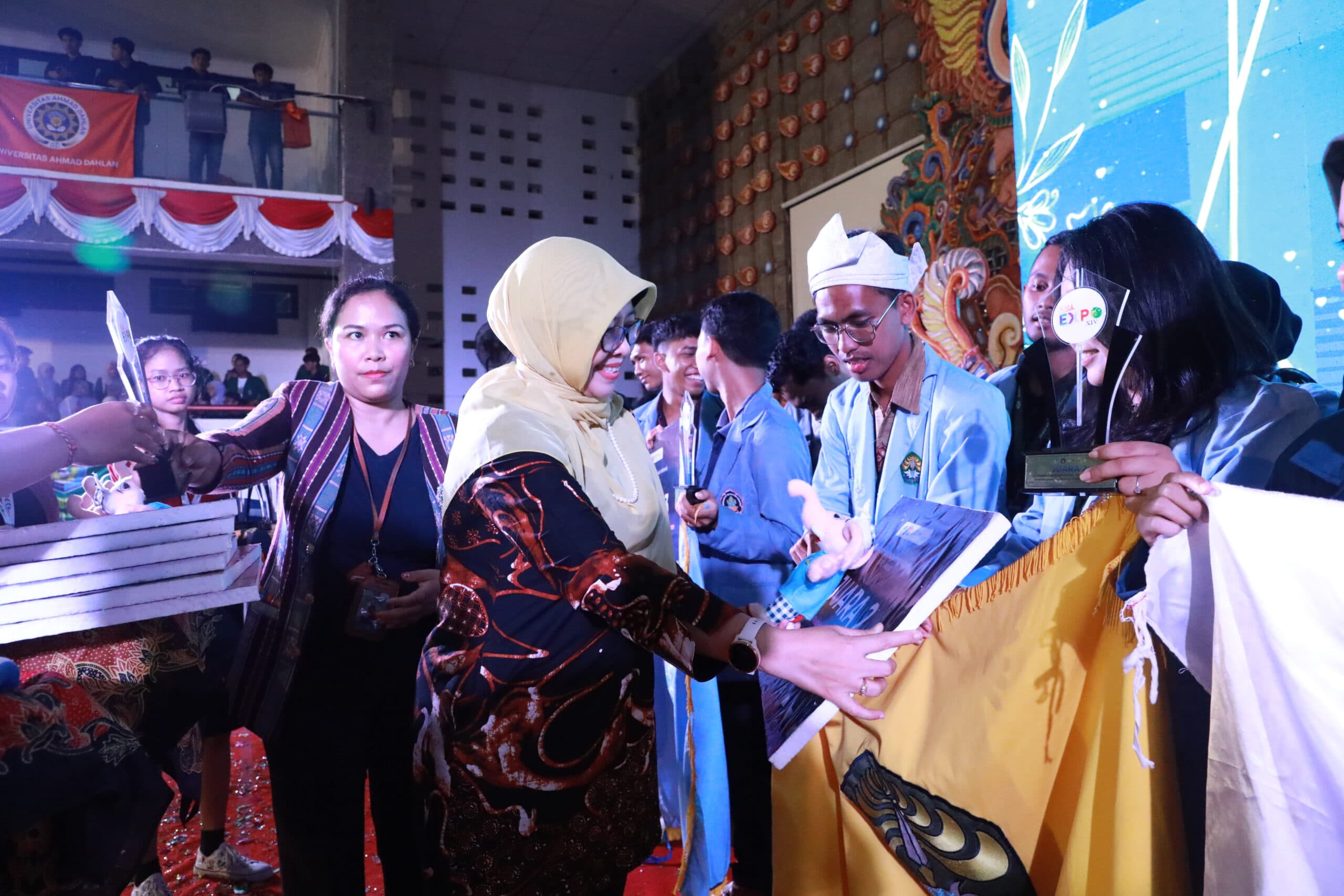 Berdayakan Wirausaha Mahasiswa Lewat KMI Expo XIV 2023