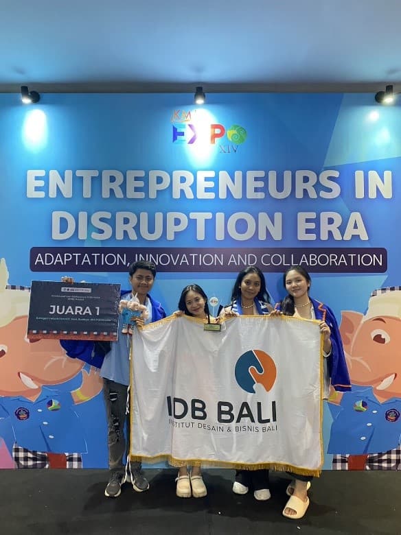 Nool Upcycled Bag and Wallet, Ubah Limbah Jadi Rupiah