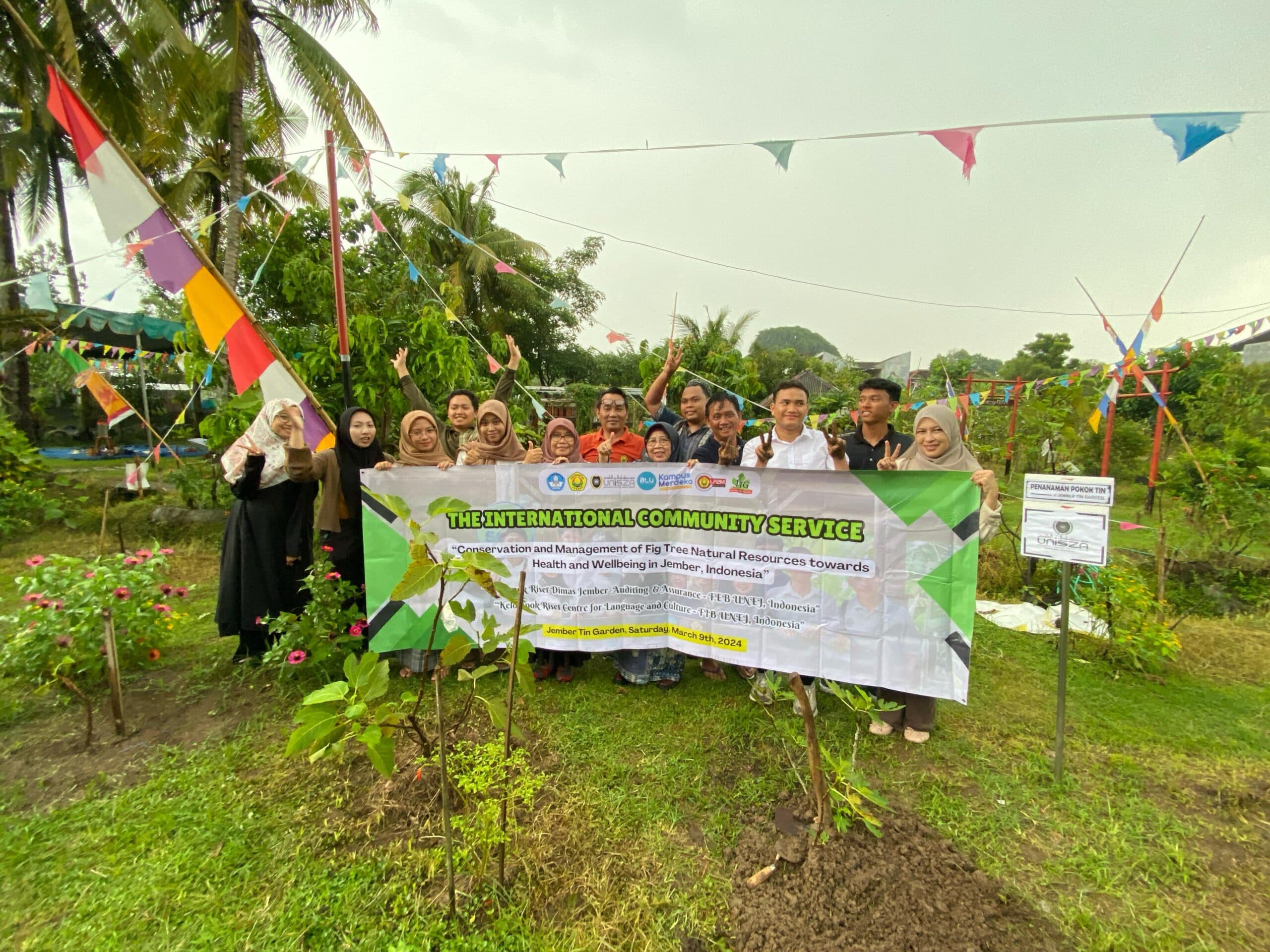 FEB Universitas Jember Wujudkan Kampung Tin di Jember Sebagai Pioner Penerapan Pengabdian Internasional