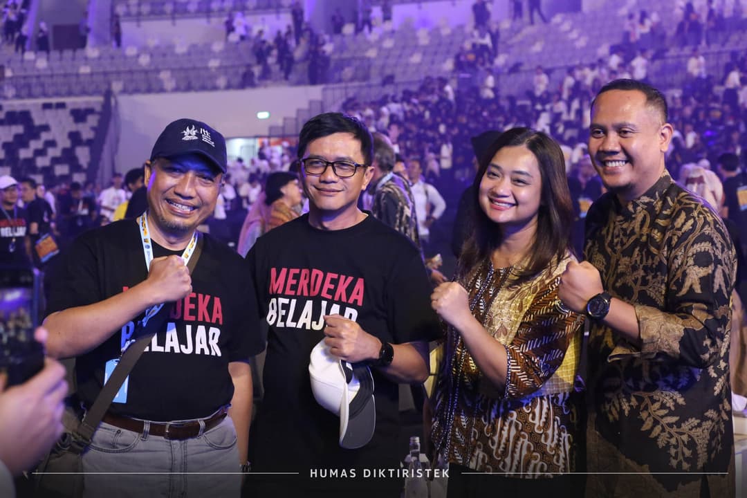 Tangkapan Lensa-Puncak Acara Hardiknas di GBK (03/5).