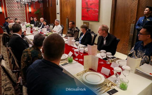 Pertemuan Mendiktisaintek dengan Dubes Denmark