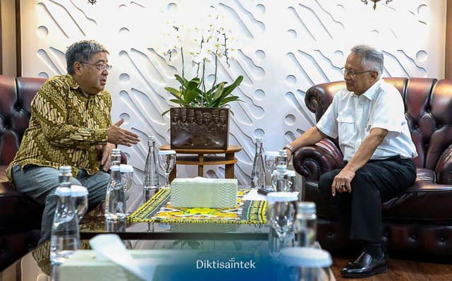 Audiensi Mendiktisaintek dengan Dubes Jepang