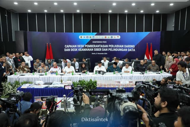 Konferensi Pers Capaian Desk Pemberatasan Perjudian Daring
