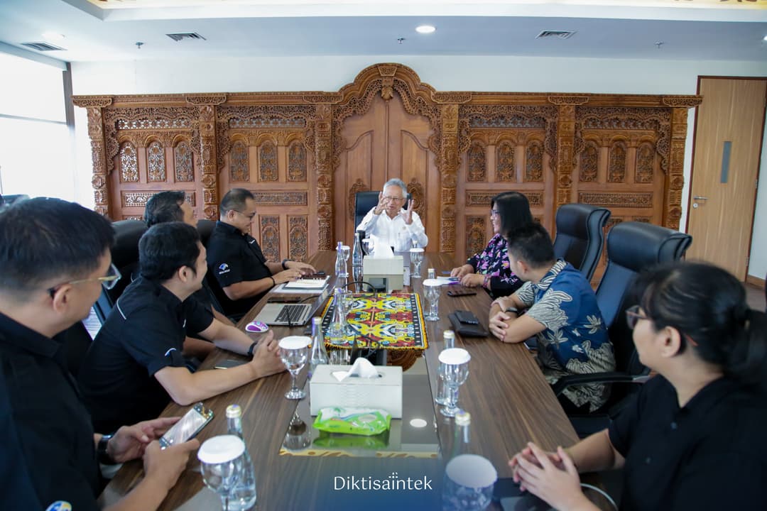 Audiensi dan Wawancara Mendiktisaintek dengan Medcom.id