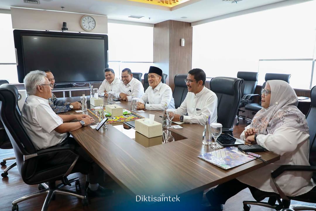 Audiensi Mendiktisaintek dengan Wakil Menteri Agama