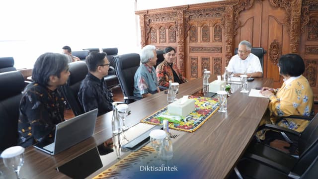 Audiensi Mendiktisaintek dengan Staf Khusus Presiden Bidang Ekonomi Kreatif