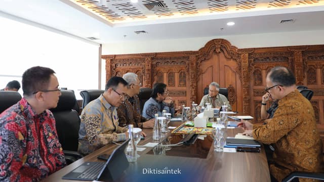 Audiensi Mendiktisaintek Bersama Pimpinan Universitas Terbuka