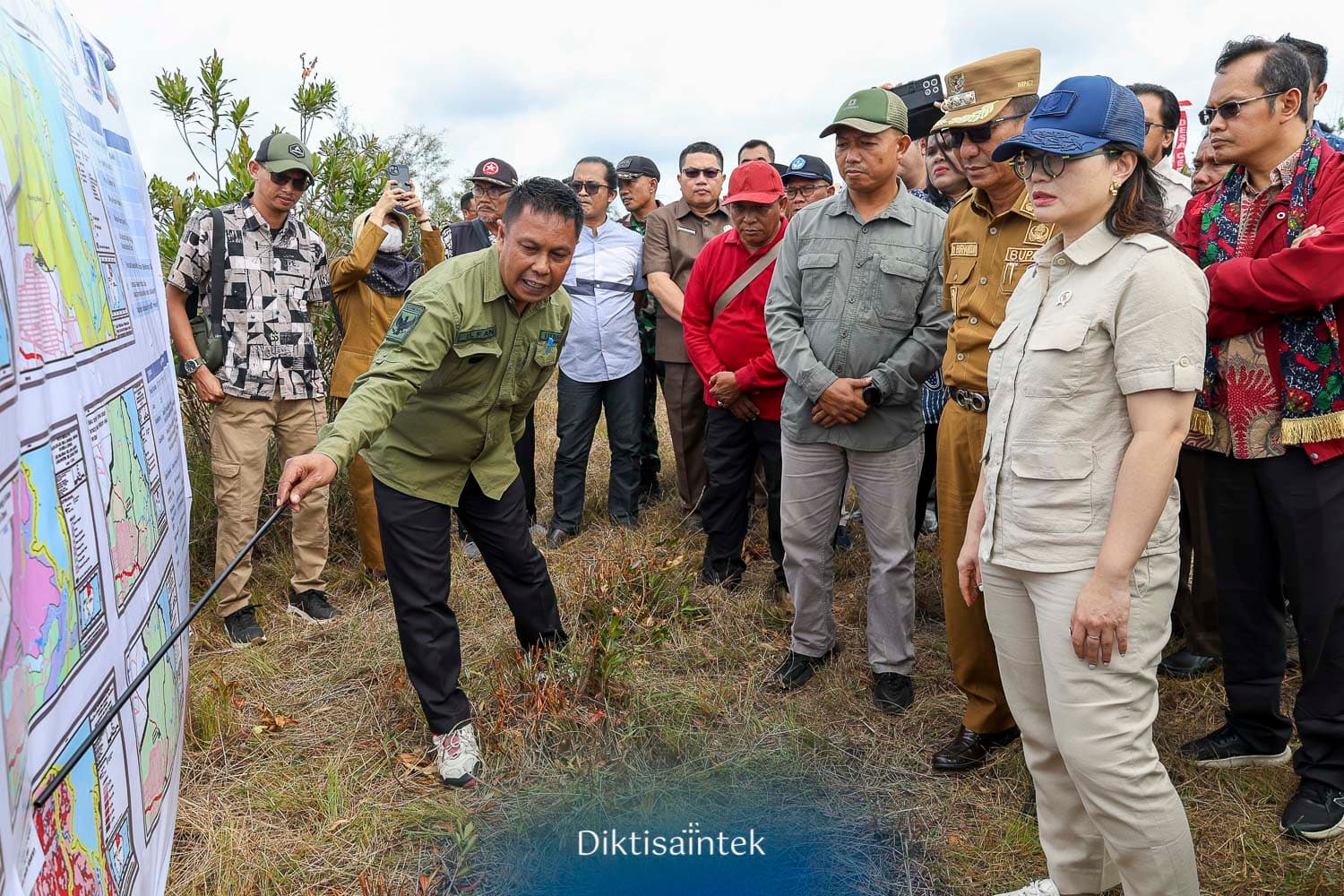 Tinjau Calon Lokasi Pembangunan SMA Unggul Garuda, Wamendiktisaintek Tegaskan Akan Jaga Ekosistem Hutan