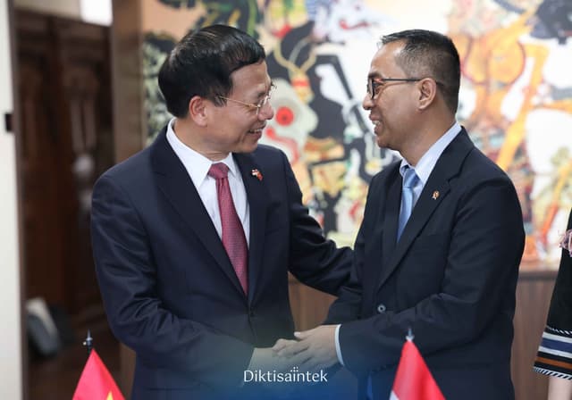Pertemuan dan Penandatangan LoI Mendiktisaintek Indonesia dengan Mensaintek Vietnam