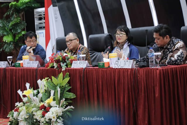 Wamendiktisaintek Tinjau Lokasi Sekolah Garuda di Langowan, Sulawesi Utara