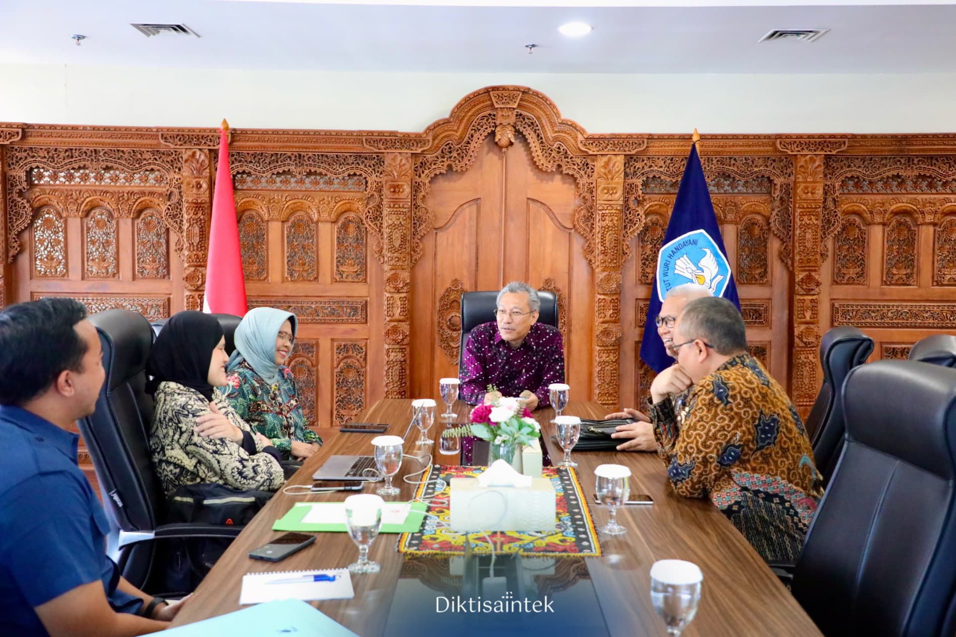 Sesjen Kemdiktisaintek dan AFEBI Bahas Pentingnya Peningkatan Mutu Lulusan FEB