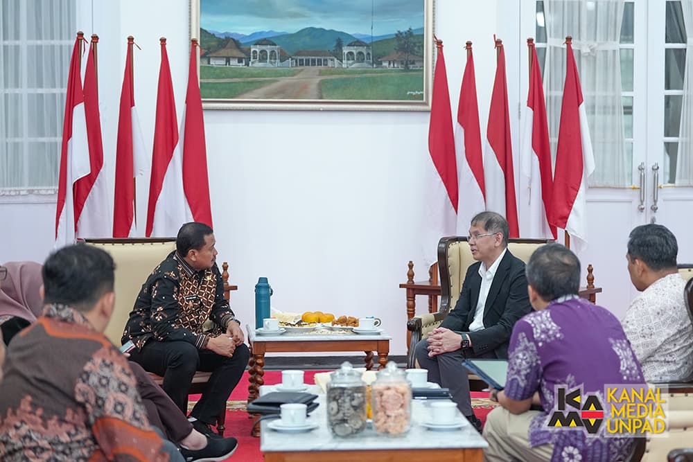 Diskusi dengan Bupati Sumedang, Rektor Unpad Bahas Potensi Kolaborasi Program