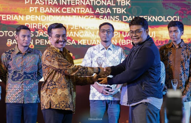 Raih Penghargaan SPS Awards 2025: Kemdiktisaintek Komitmen Menjadi Sumber Informasi Publik yang Kredibel dan Edukatif