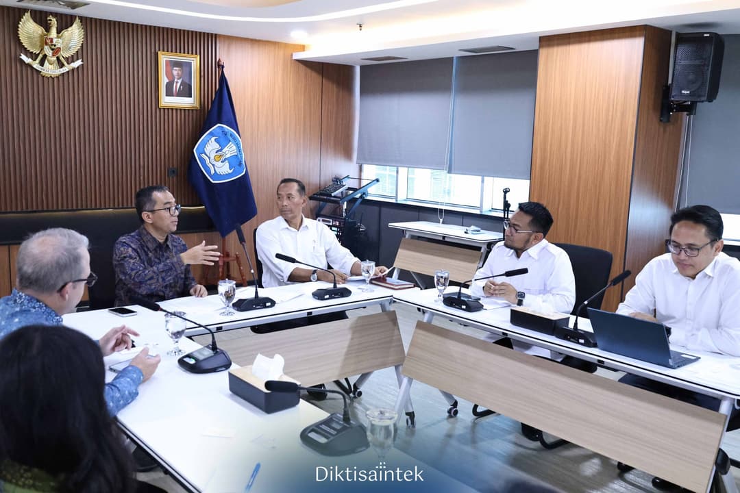 Mendiktisaintek Courtesy Meeting from Global Managing Director of Google for Education Menteri