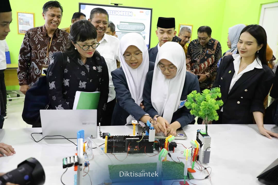 Rangkaian Kunjungan Kerja Wamendiktisaintek Stella Christie ke Palembang