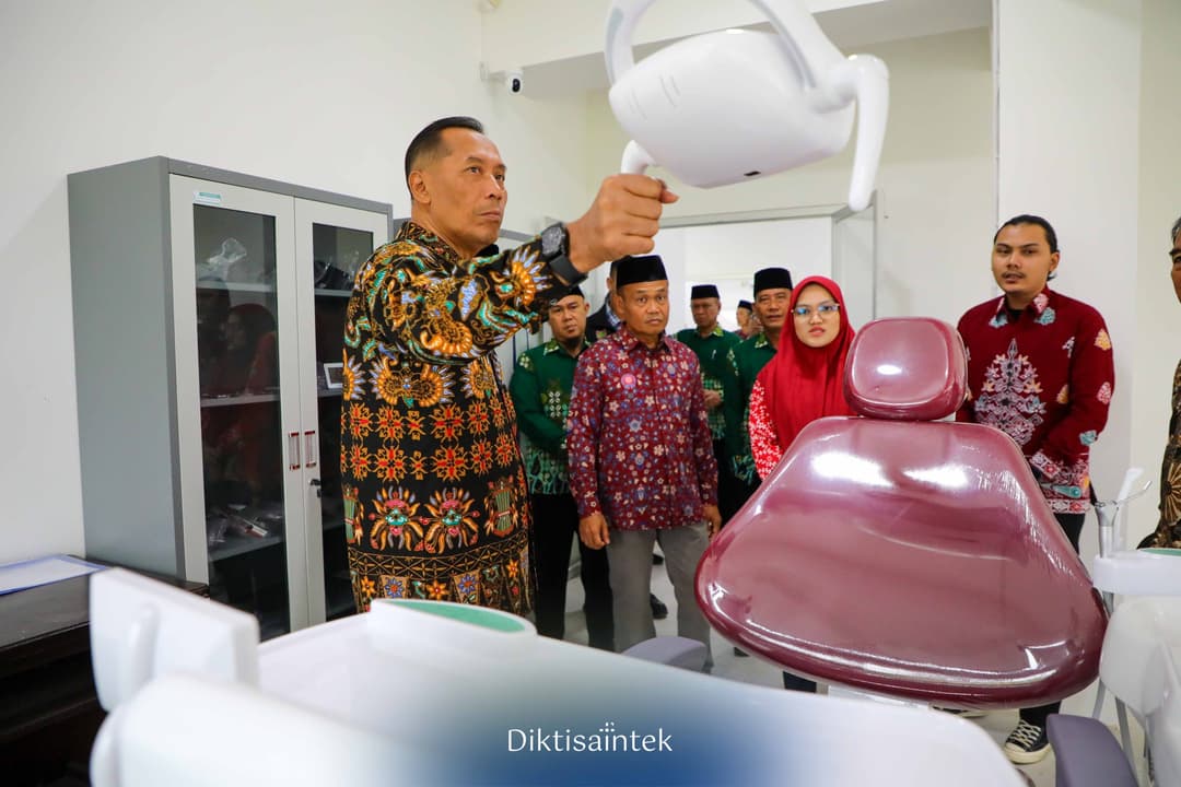 Wamendiktisaintek Fauzan Melakukan Kunjungan Kerja di Palangka Raya, Kalimantan Tengah.