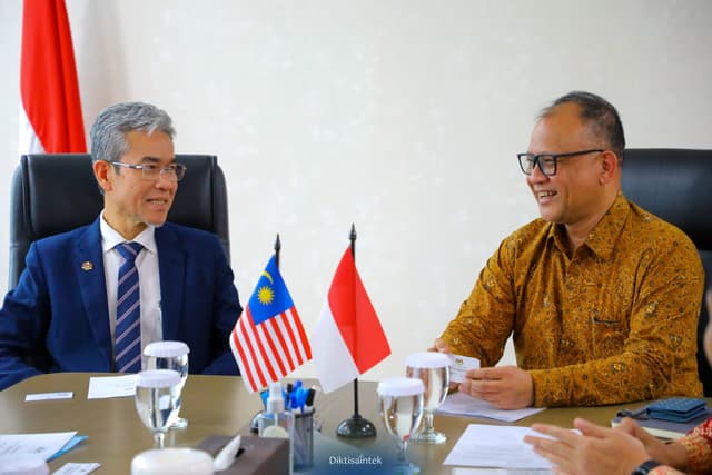 Dirjen Dikti menerima Datuk Dr. Anesee Bin Ibrahim, Ketua Setiausaha (KSU) Kementerian Pendidikan Tinggi Malaysia.