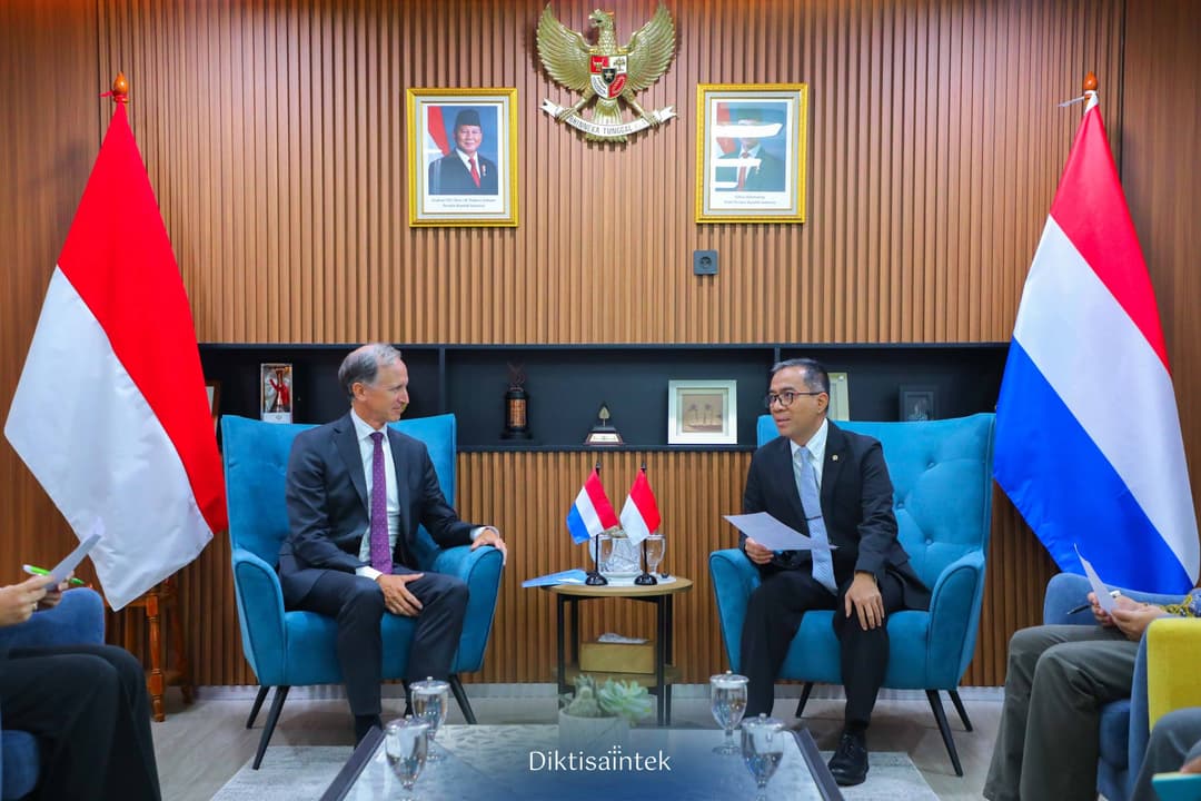 Mendiktisaintek Menerima Audiensi Dengan Duta Besar Belanda