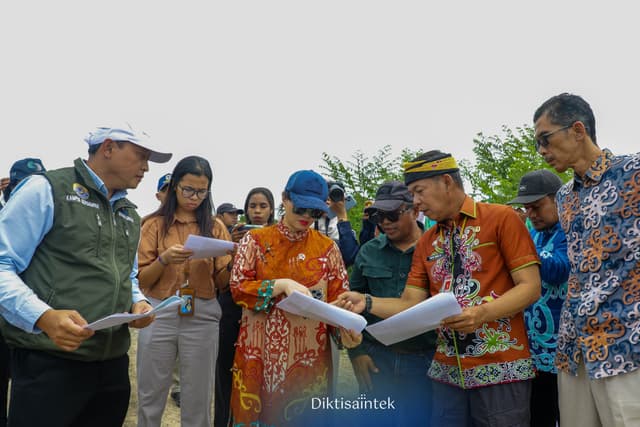 Wamendiktisaintek Stella Christie Melakukan Tinjauan Kerja ke Calon Lokasi Sekolah Garuda di Kalimantan Utara.