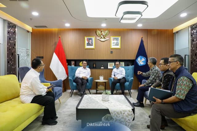 Mendiktisaintek Audiensi dengan Menteri Pertanian dengan Menteri Pendidikan Tinggi, Sains dan Teknologi (PM)