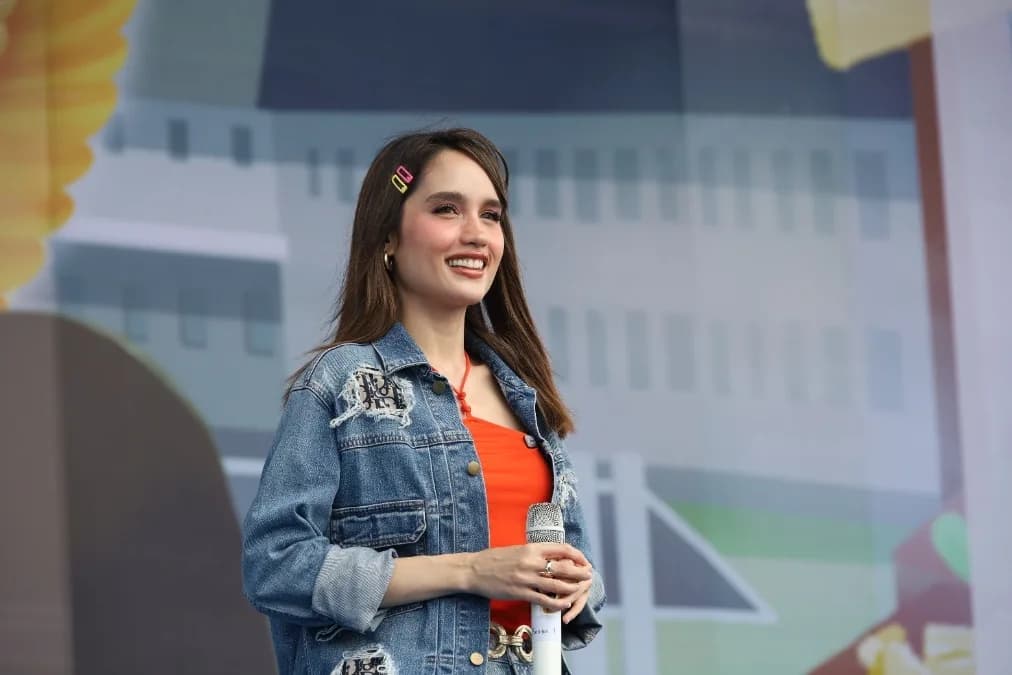 ODM UNDIP 2025: Cinta Laura Ajak Mahasiswa Baru Menjadi Generasi Mandiri, Kreatif, dan Visioner