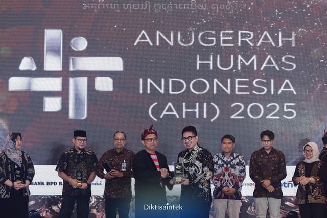 Kemdiktisaintek Raih 3 Penghargaan dalam Ajang The 7th Anugerah Humas Indonesia 2025