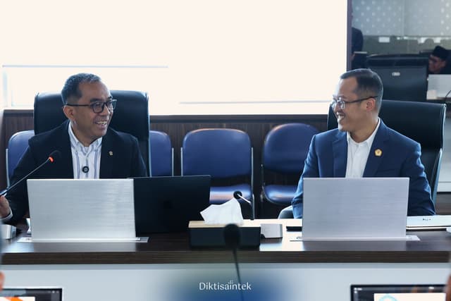 Mendiktisaintek audiensi dengan peserta Studi Strategis Dalam Negeri (SSDN) Pendidikan Pemantapan Pimpinan Nasional (P3N) XXVI Tahun Anggaran 2025 Lembaga Ketahanan Nasional Republik Indonesia (Lemhannas RI)