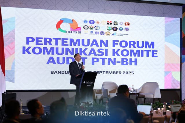 Wamendiktisaintek Fauzan Beri Sambutan pada Pertemuan FKK Audit PTNBH