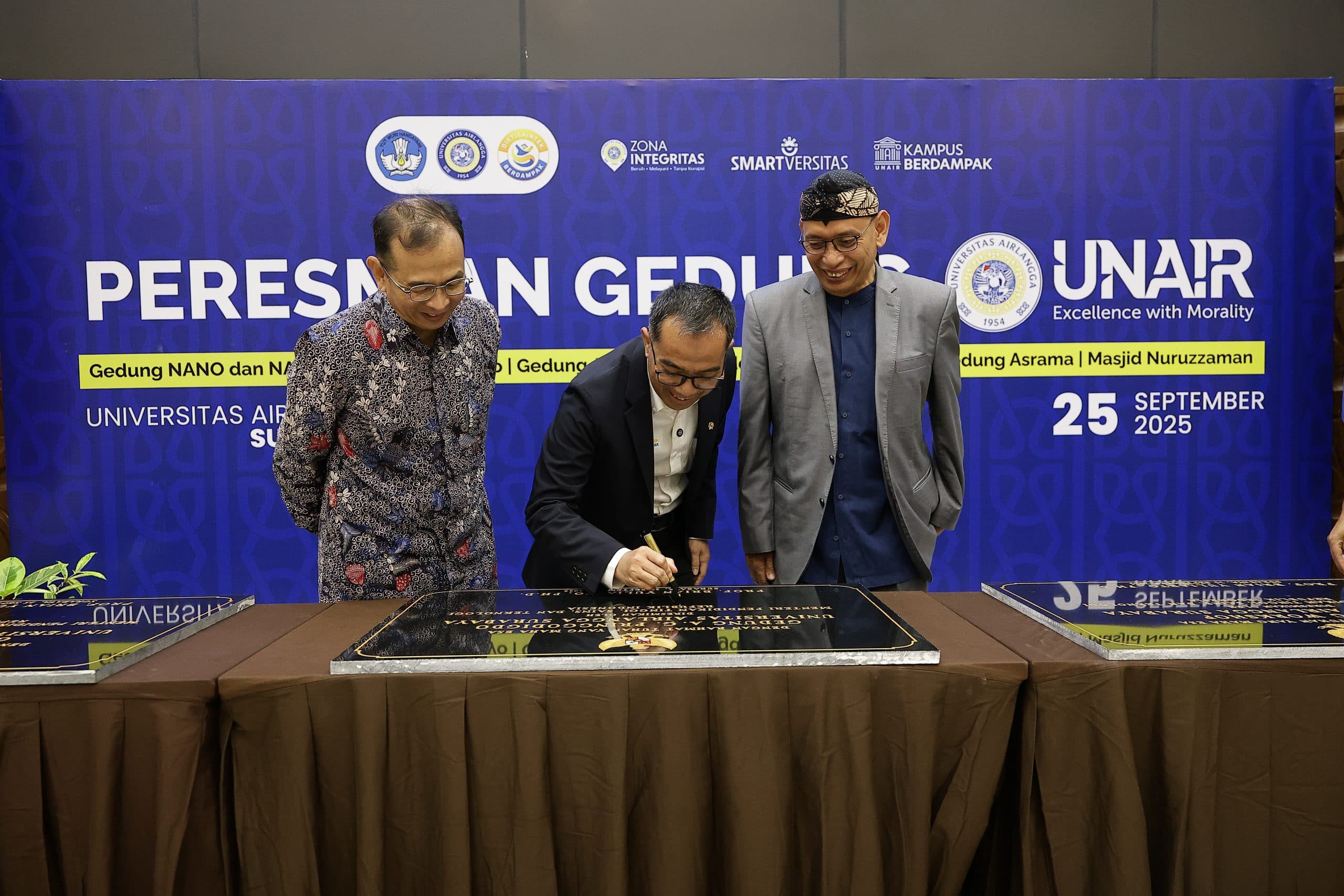 Mendiktisaintek Resmikan Tujuh Gedung Baru Universitas Airlangga