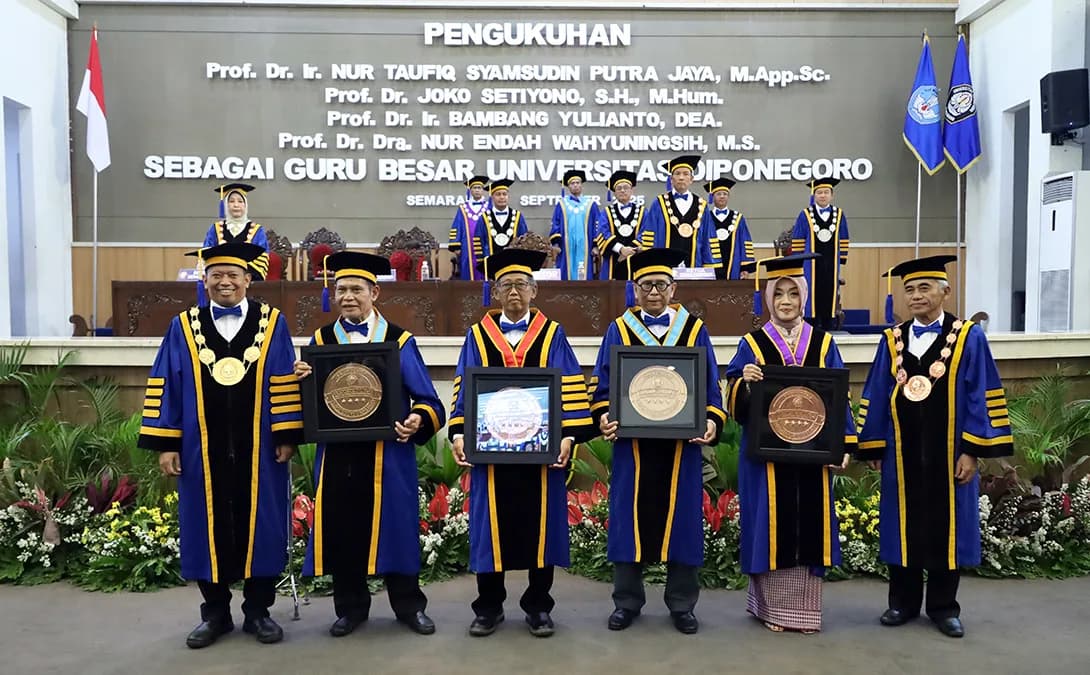 UNDIP Kukuhkan Empat Guru Besar: Harapan Kebermanfaatan Ilmu untuk Masyarakat