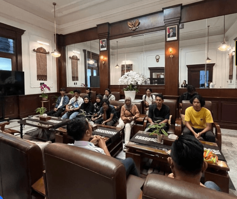 HMJ Fotografi ISI Yogyakarta Gelar Persiapan Pameran “Jogja Where to Go” di Stasiun Tugu