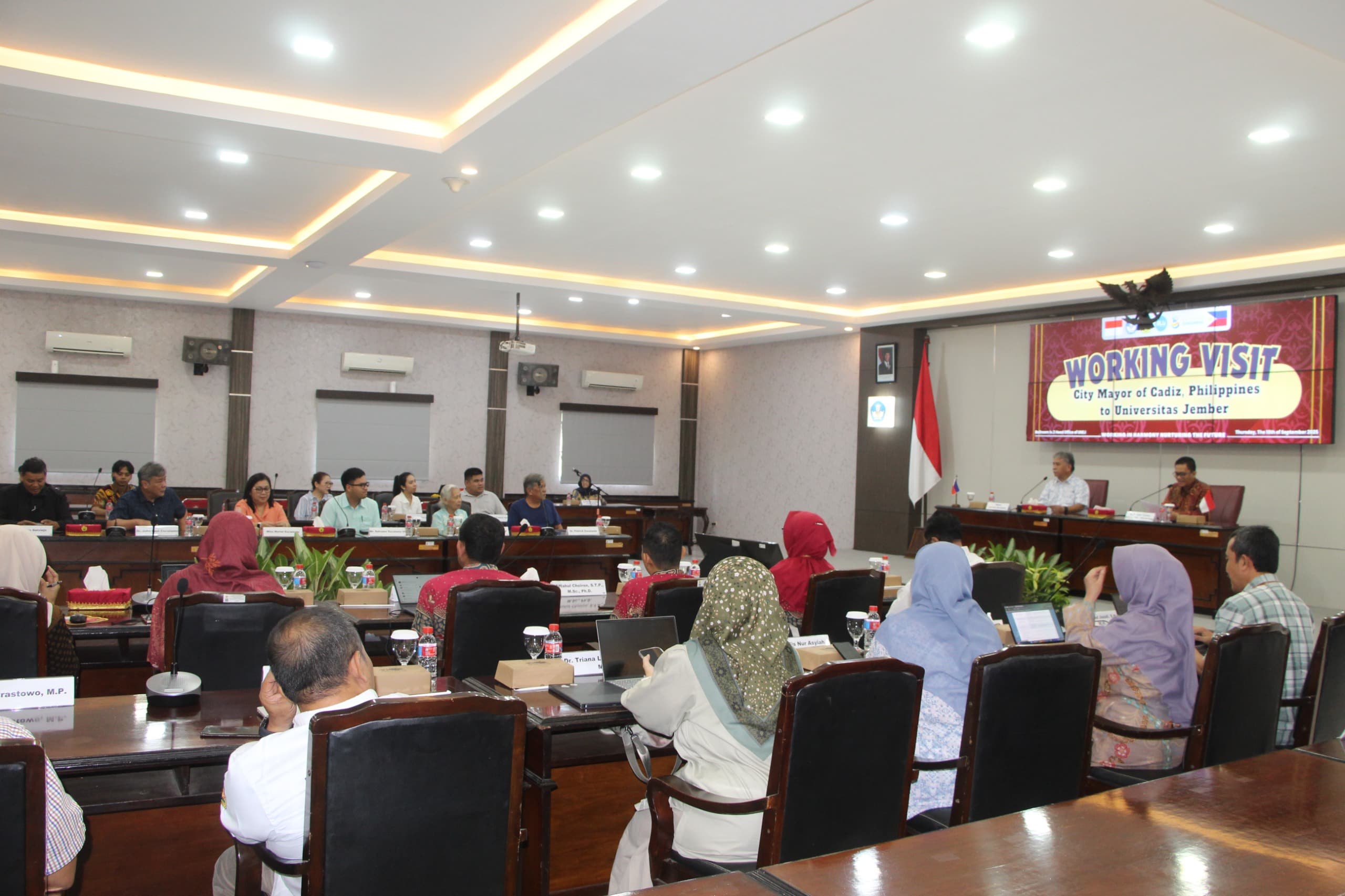 Walikota dan Petani Cadiz City Filipina Kunjungi UNEJ,Pererat Kerja Sama Melalui Kopi