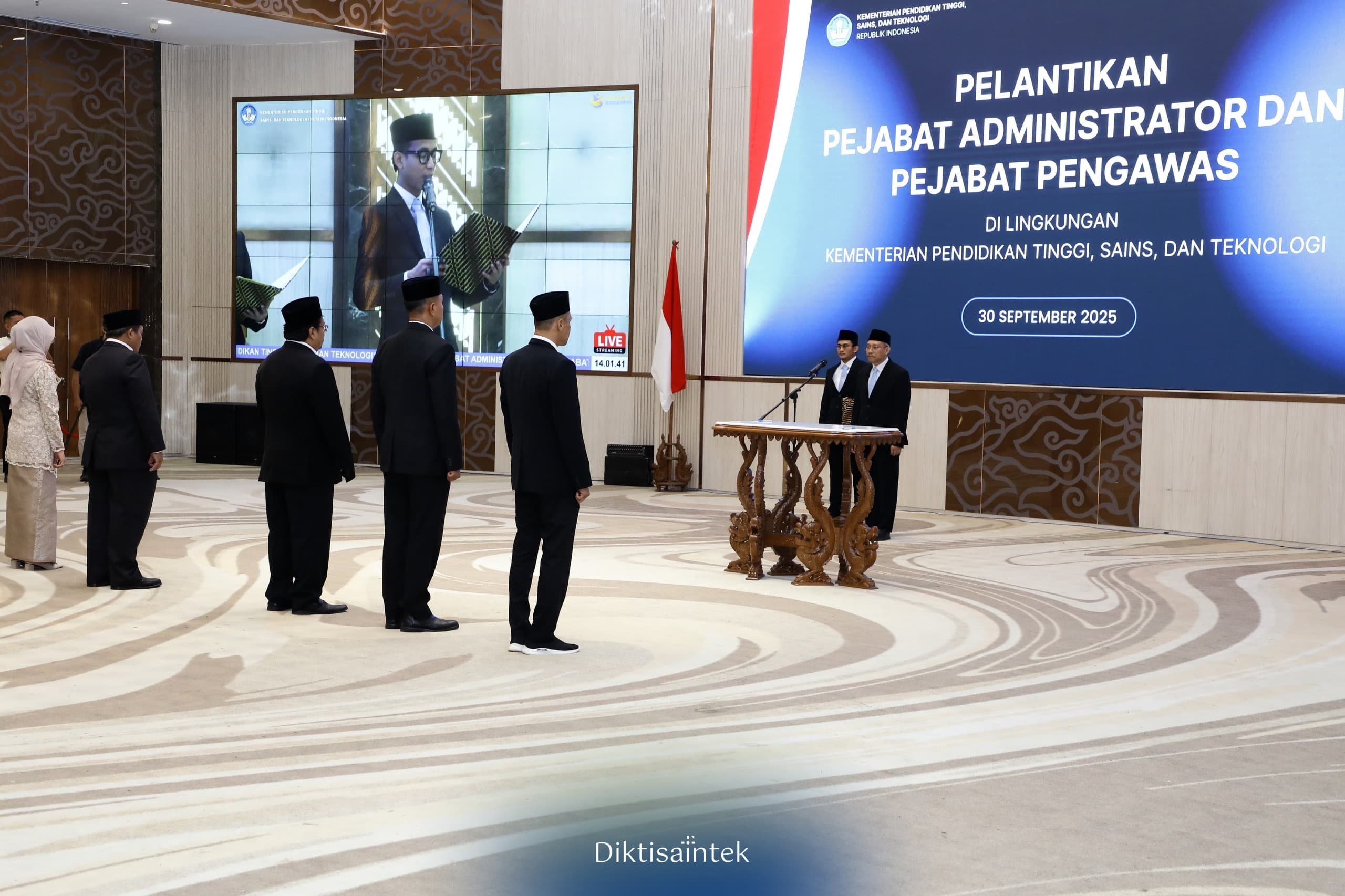 Pelantikan Pejabat Administrator dan Pejabat Pengawas di Lingkungan Kemdiktisaintek