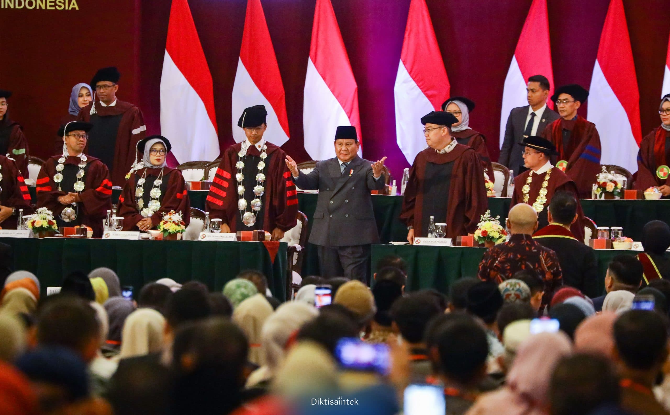 Wisuda Universitas Kebangsaan Republik Indonesia 2025: Bangun Kepemimpinan, Integritas, dan Inovasi untuk Indonesia Emas
