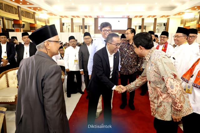 Mendiktisaintek menghadiri Rapat Kerja Nasional Jambore Asosiasi Masjid Kampus Indonesia (AMKI) Muda Tahun 2025 yang digelar di Universitas Brawijaya (UB)
