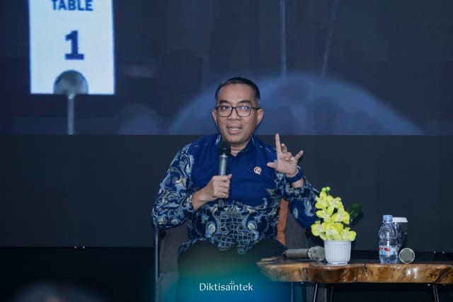 Menteri Pendidikan Tinggi Hadiri Rapat Rektor PTN-BH di Universitas Indonesia