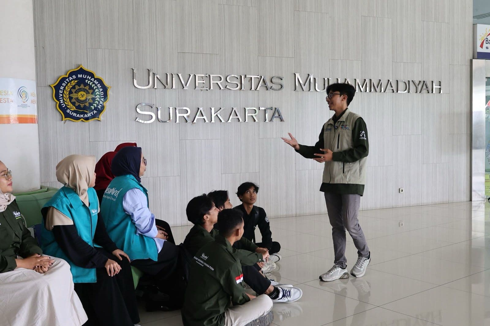 Hardika Dwi Hermawan: Menyalakan Lilin-Lilin Potensi di Desa