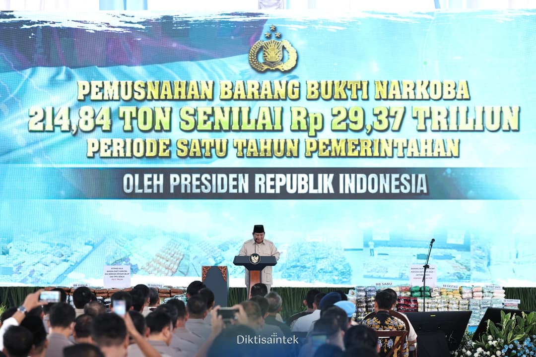 Mendiktisaintek Menghadiri Pemusnahan Barang Bukti narkoba yang diadakan Mabes Polri dan dihadiri Presiden